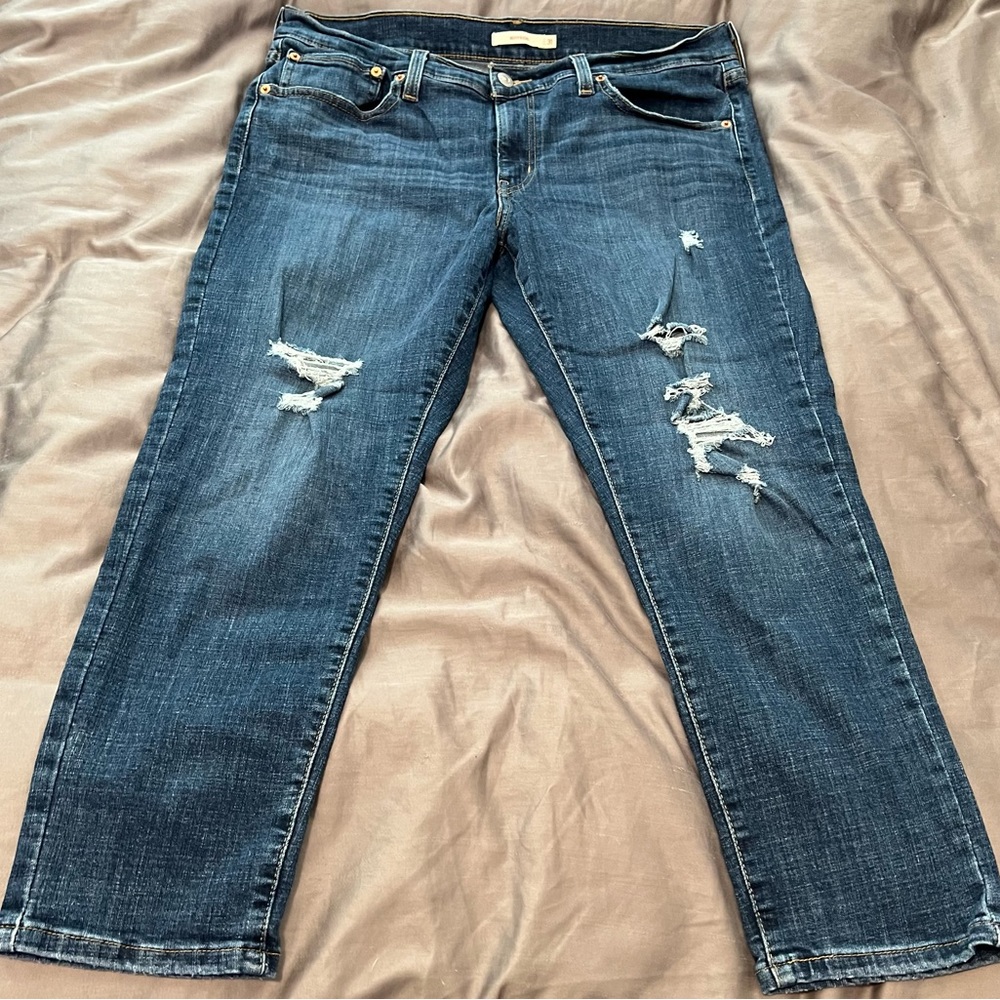 Levi’s boyfriend style jeans size 31.